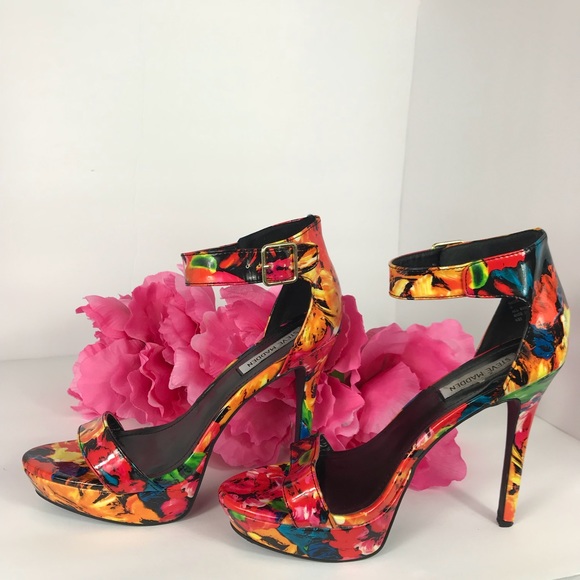 Steve Madden Sacchi Floral Stilettos. - Picture 5 of 8